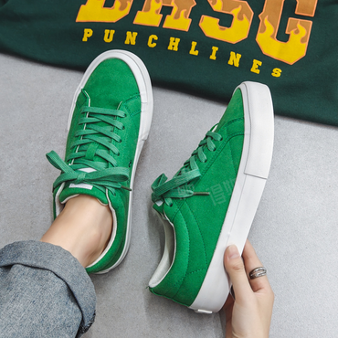 Vanssi krossovkalari