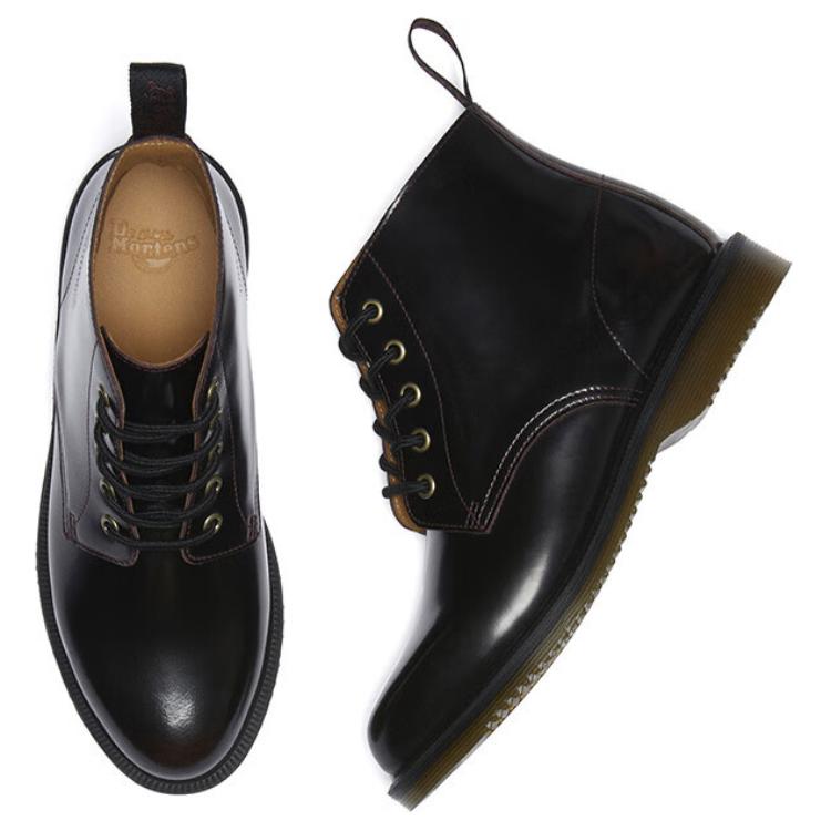 Erkaklar uchun Dr Martens etiklari