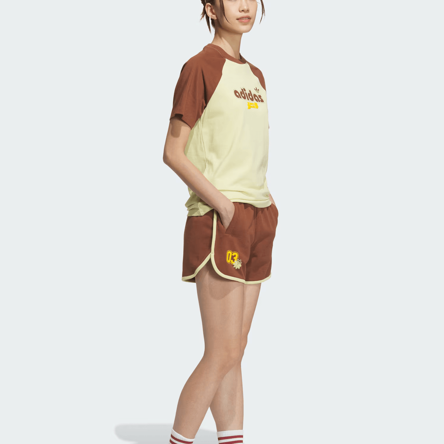Футболка женская Adidas Originals Retro Camp Graphic Relaxed Comfort - Boxette Shop