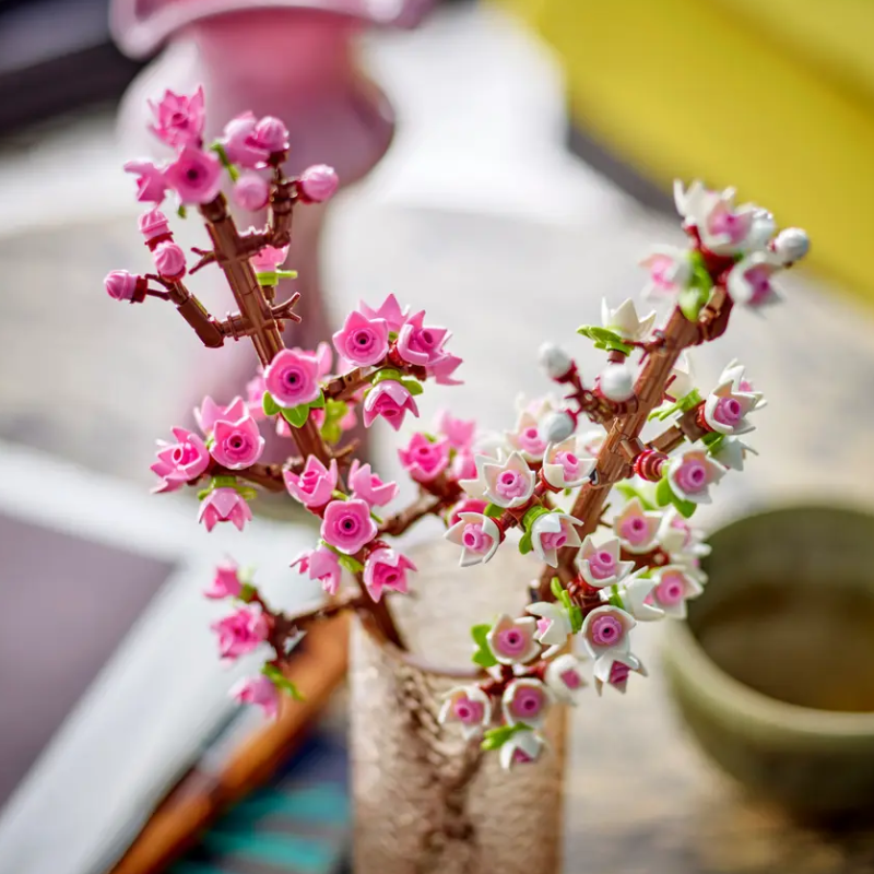 LEGO Cherry Blossom Konstruktori (40725)
