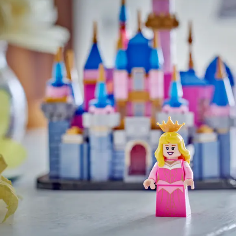 LEGO Mini Disney Uxlayotgan Go'zallik qal'asi (40720)