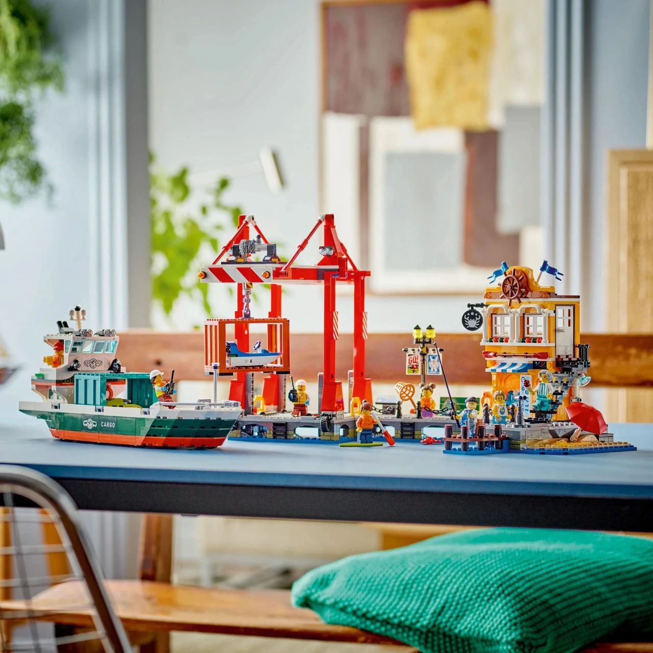 LEGO bandargohi va yuk kemasi (60422)