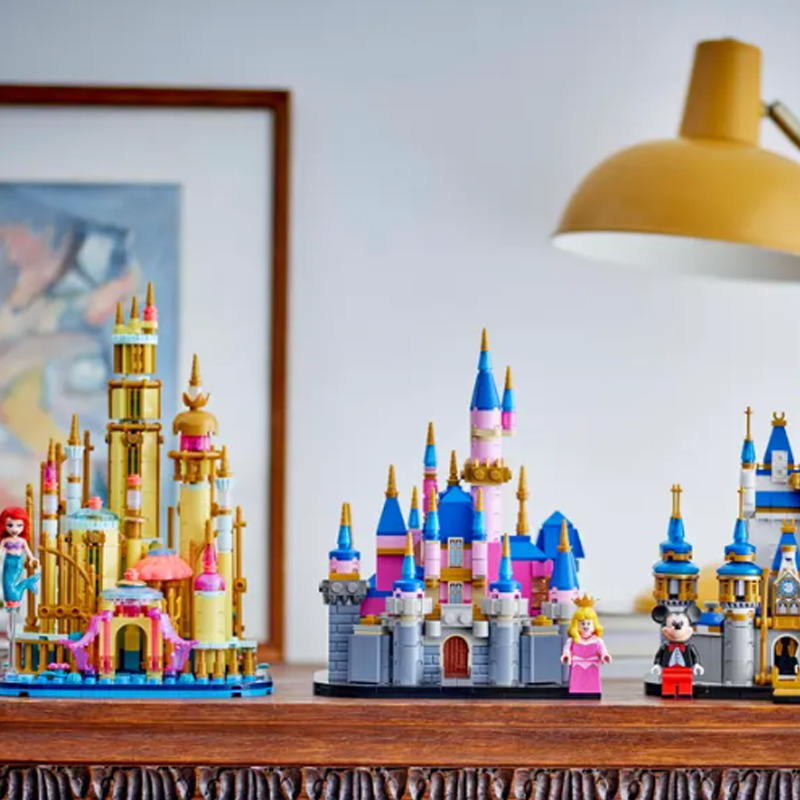 LEGO Mini Disney Uxlayotgan Go'zallik qal'asi (40720)
