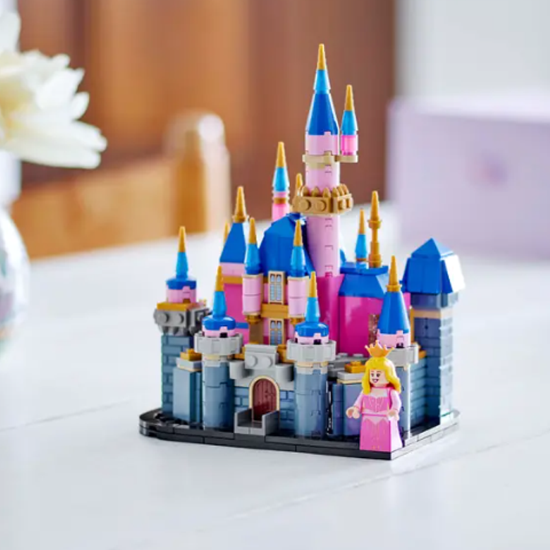 LEGO Mini Disney Uxlayotgan Go'zallik qal'asi (40720)