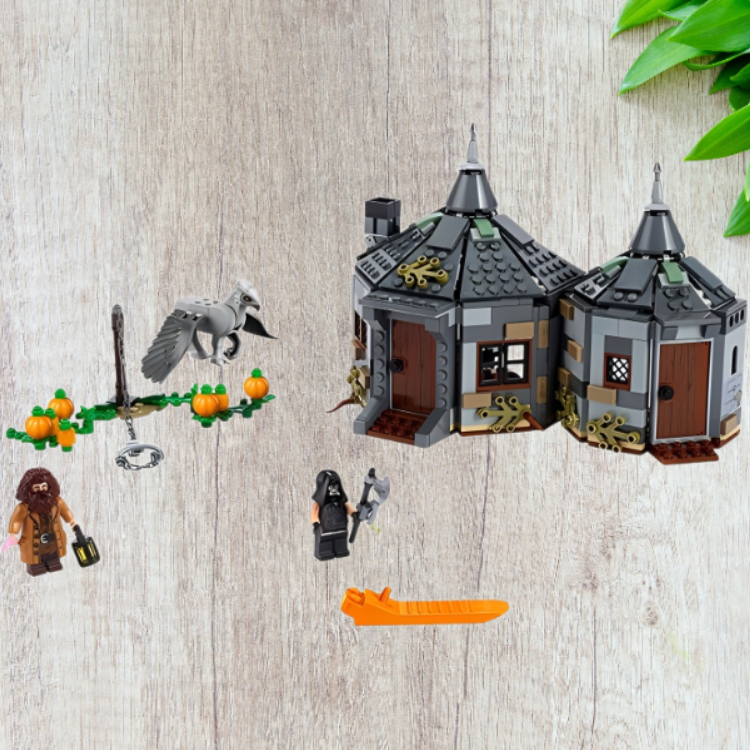 LEGO Garri Potter "Hagridning kulbasi: tumshug'ini qutqaruvchilar" (75947)