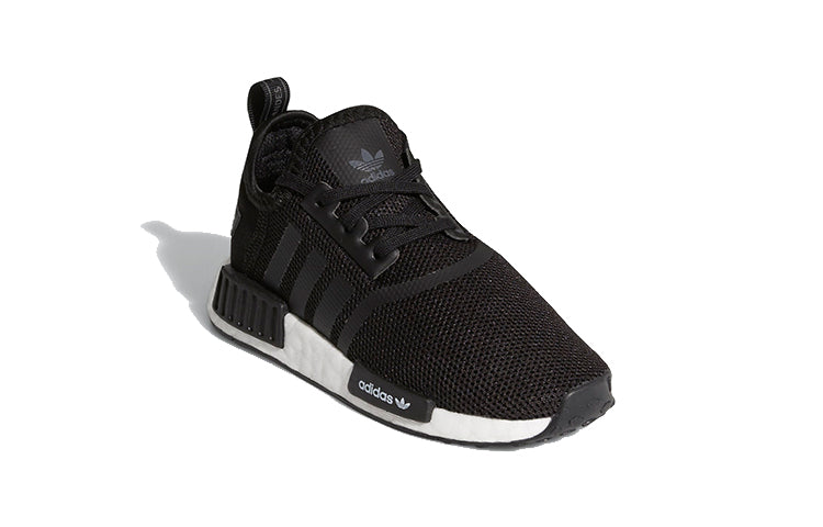 Adidas originals nmd_r1 black для новорожденных и детей младшего возраста