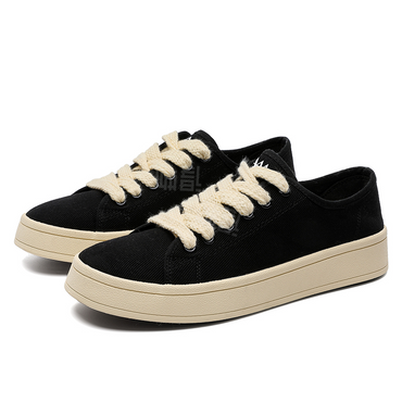 Erkaklar AAA 1955-yildan beri krossovkalar