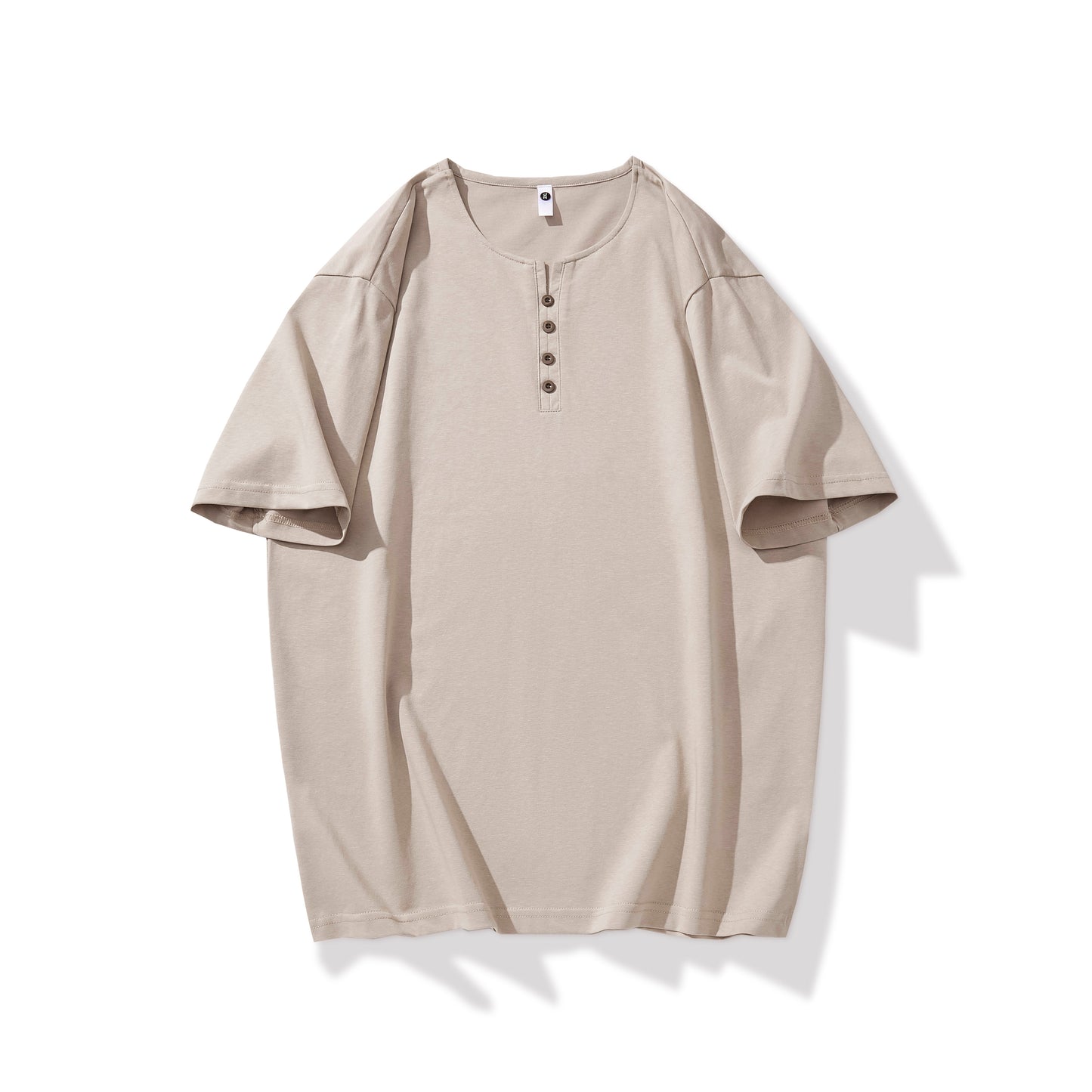 Ofisga qarshi san'at va madaniyat uslubi Amerika engil hashamatli biznes tasodifiy shahar yoshlari bir tekis rang oddiy moda universal dizayn yengi bo'sh kalta yengli futbolka erkaklar modellari