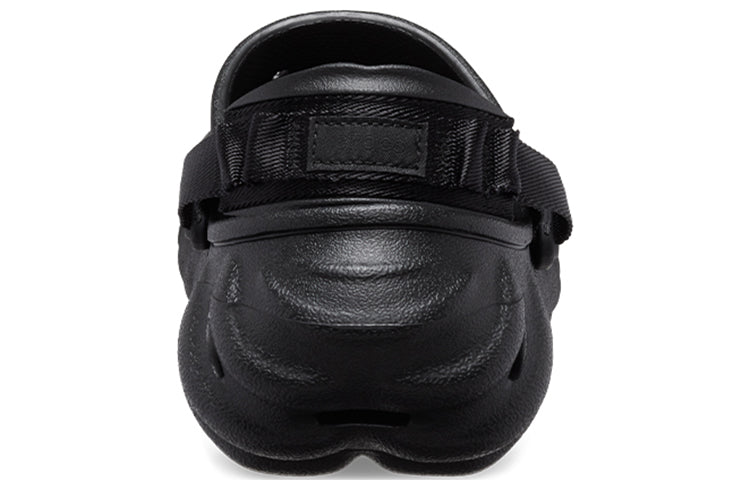 Crocs "Echo Clog" sandallari