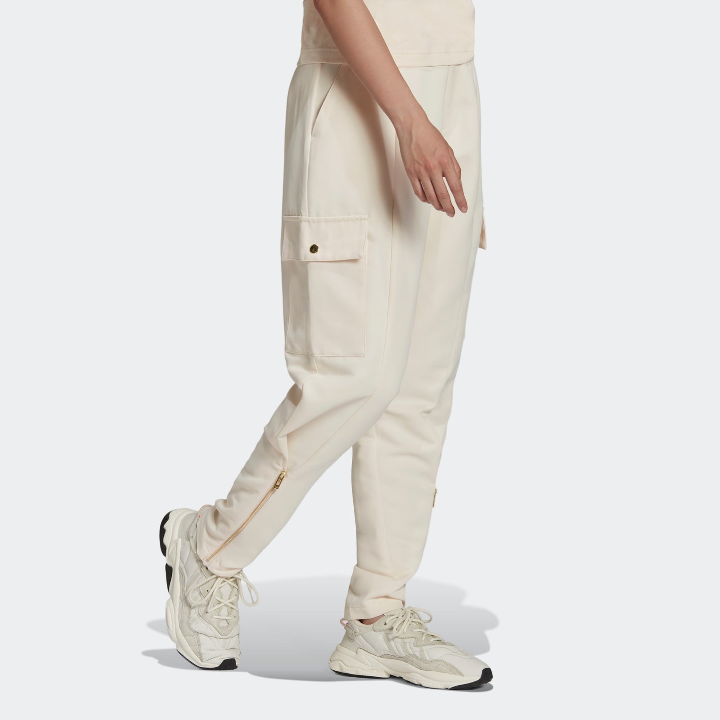 Adidas Originals ayollar shimlari