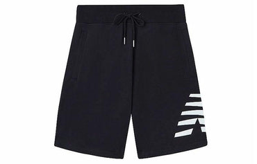 New Balance erkaklar uchun qora rangli Relaxed logotipli naqshli trikotaj shortilar