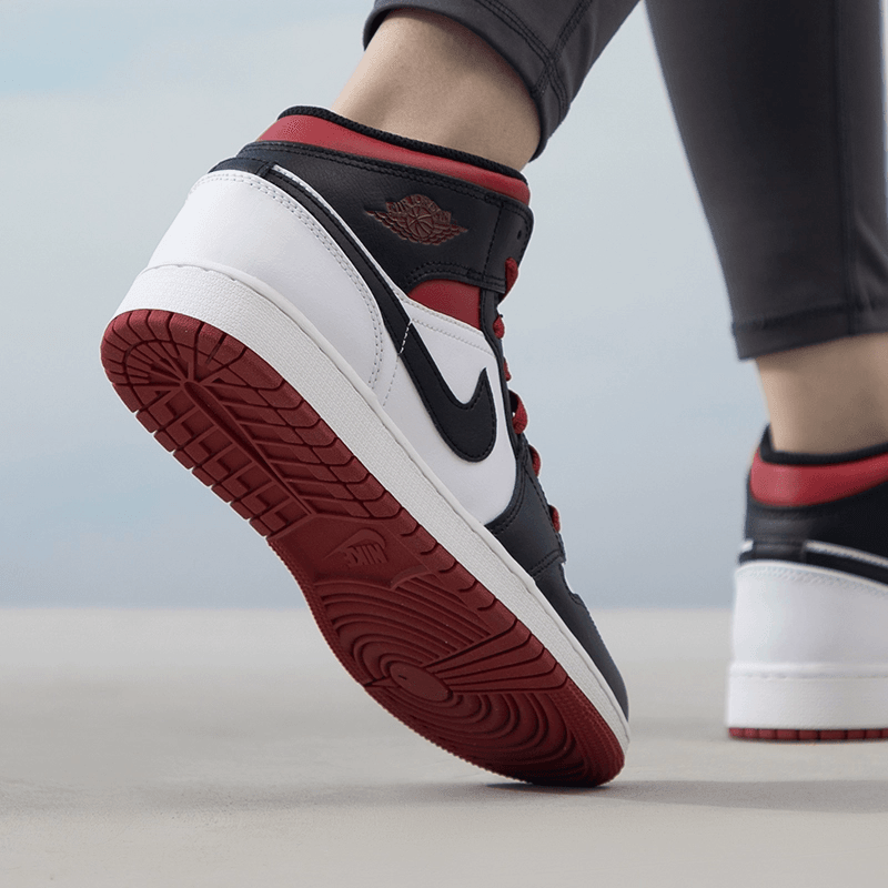 Кроссовки подростковые Air Jordan 1 Mid Leather - Boxette Shop