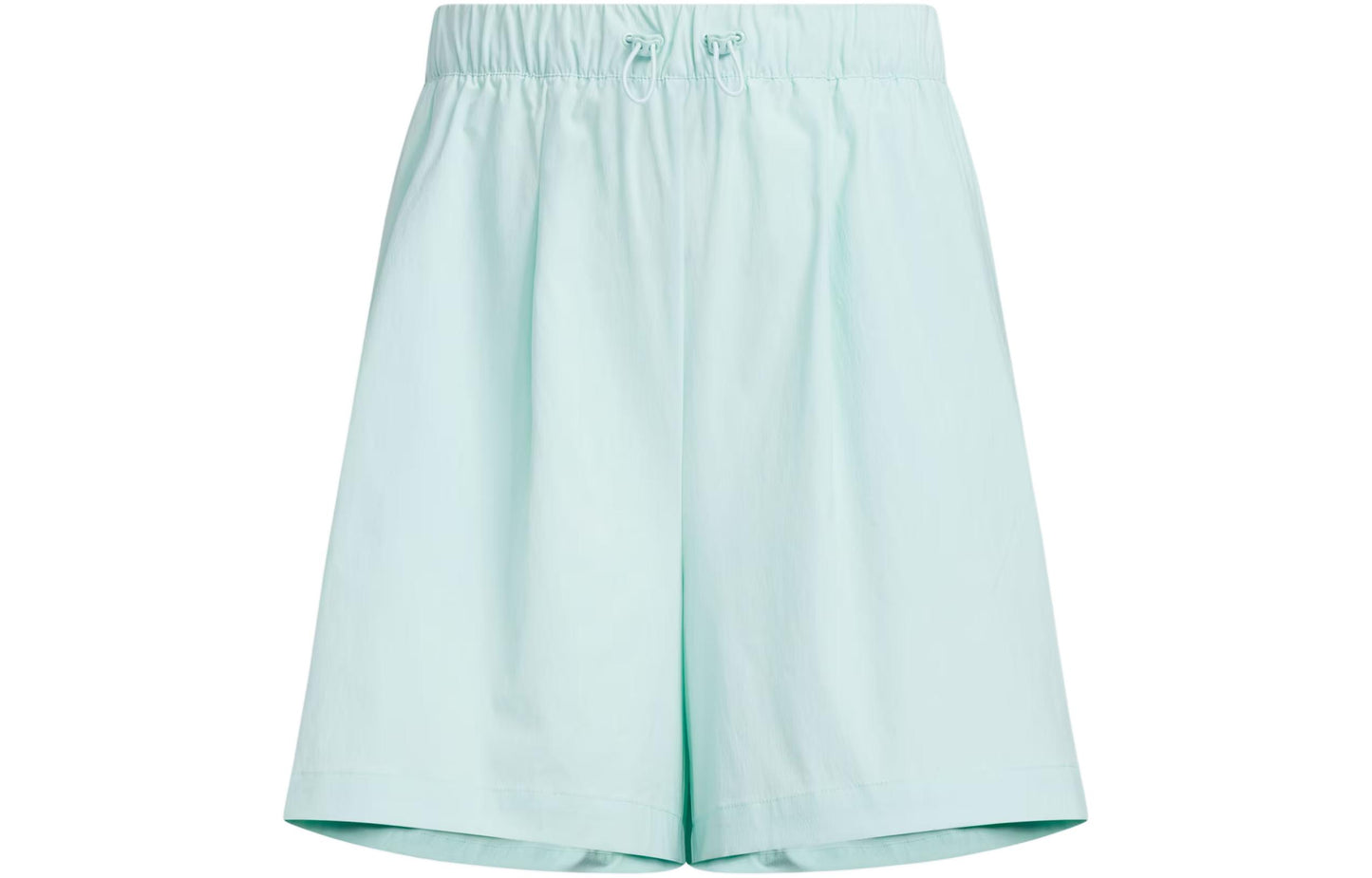 Ayollar uchun Adidas shortilari
