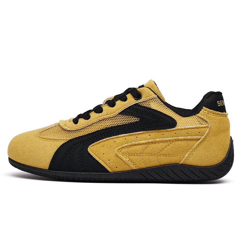 AAA 1955-yildan beri krossovkalar