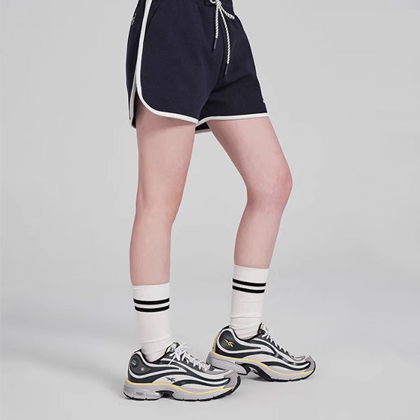 Reebok ayollar sport shortilari