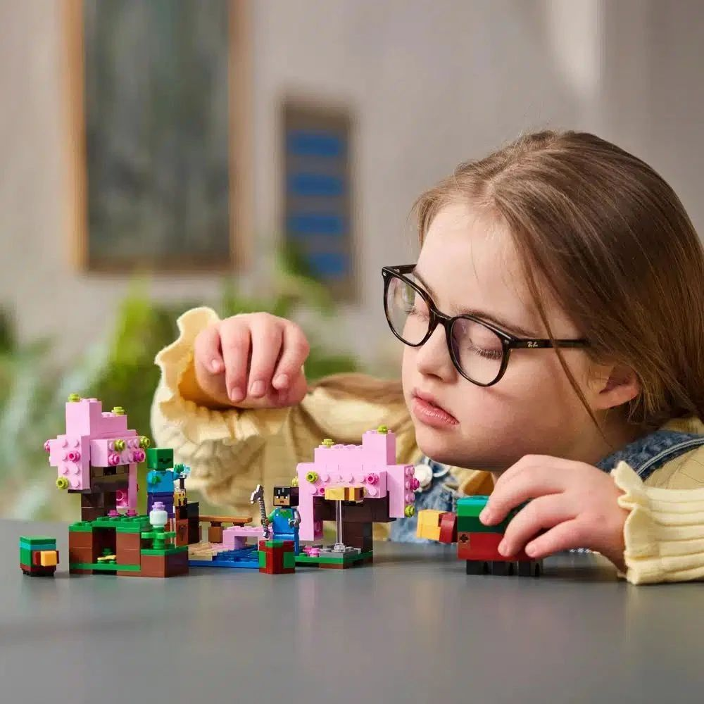 LEGO "Sakura bog'i" (21260-2)