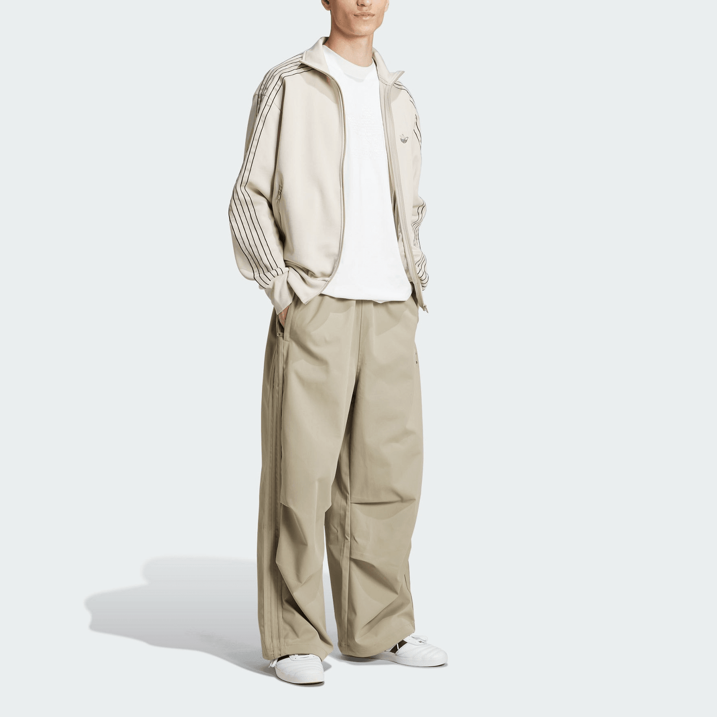 Спортивные брюки мужские Adidas Originals Parachute Fw24 Tracksuit Bottoms Pebble - Boxette Shop