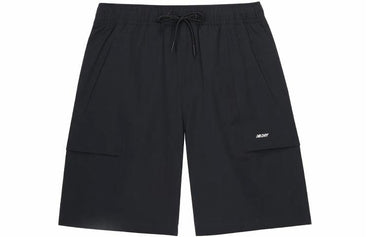 New Balance erkaklar uchun qora tekis to'rli shortilar