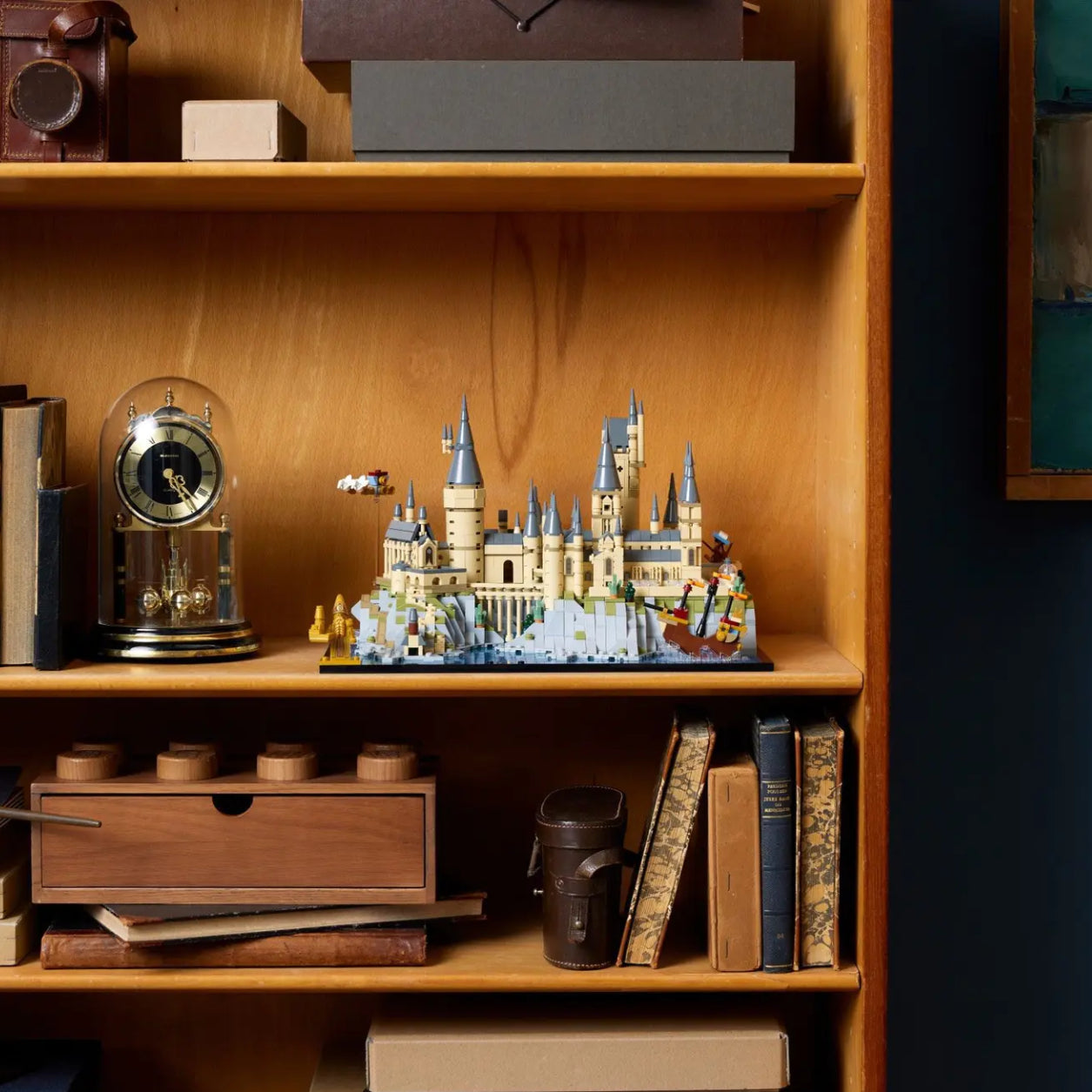 LEGO Garri Potter "Xogvarts qal'asi va hovlisi"