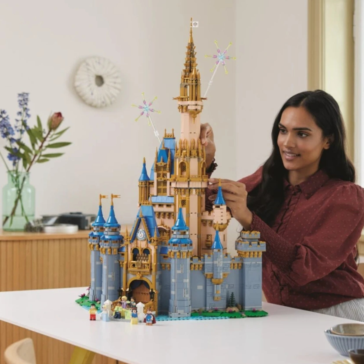 LEGO x Disney "Yangi Disney qal'asi" konstruktori