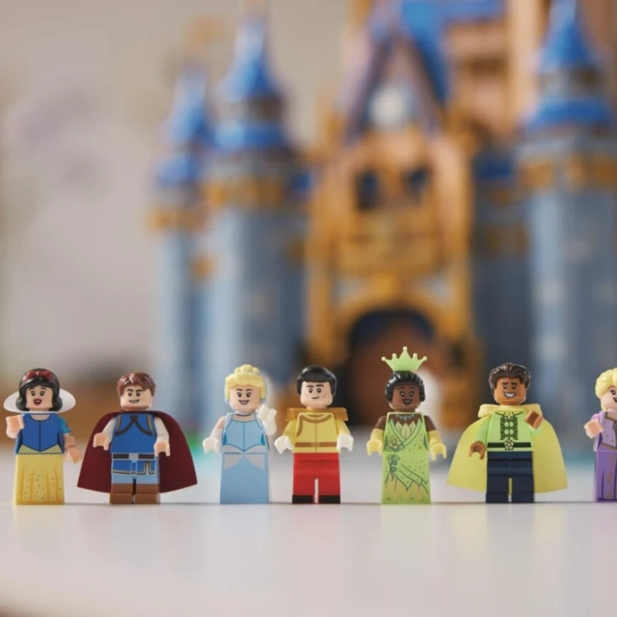 LEGO x Disney "Yangi Disney qal'asi" konstruktori