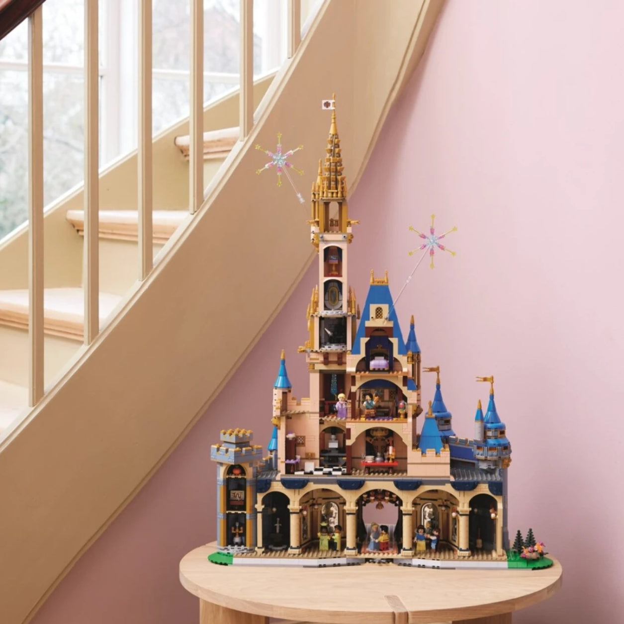 LEGO x Disney "Yangi Disney qal'asi" konstruktori