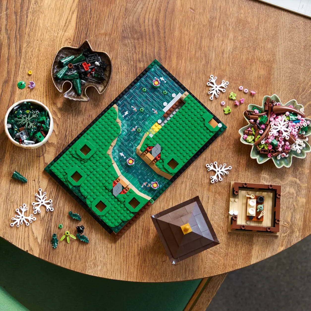 LEGO konstruktori "Zen bog'i mavzusi" (10315)
