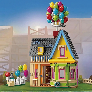 Конструктор LEGO Disney "Летающий дом" - Boxette Shop