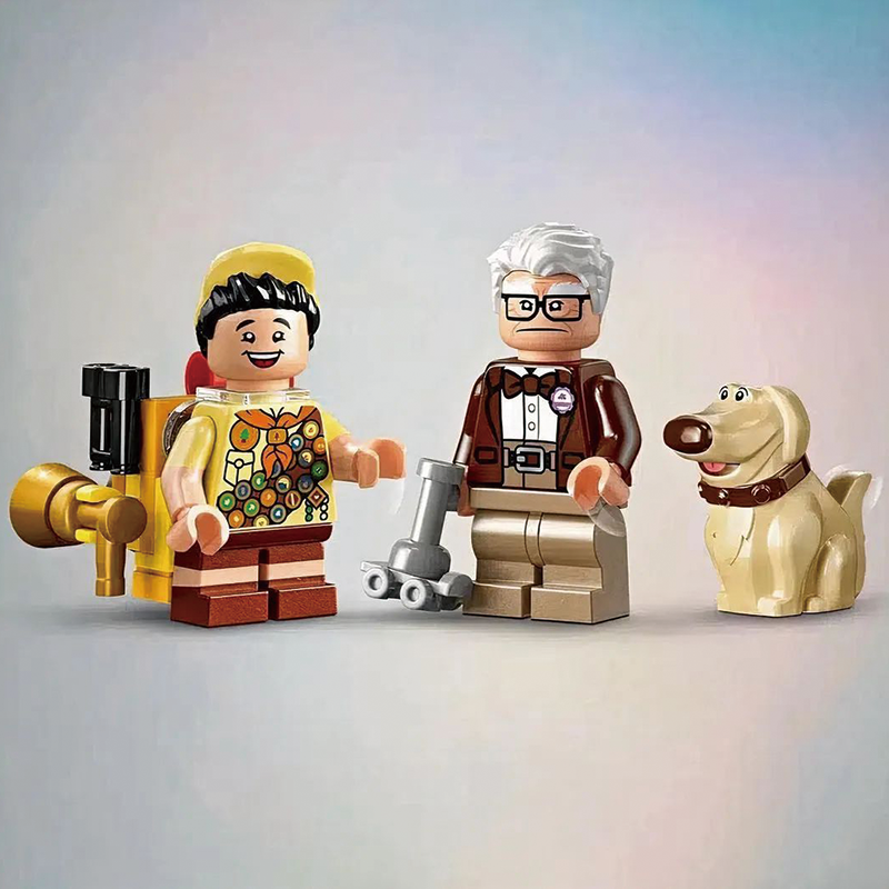 LEGO Disney uchuvchi uyi