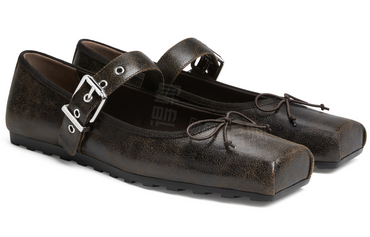 Charlz va Keyt ayollar poyabzali