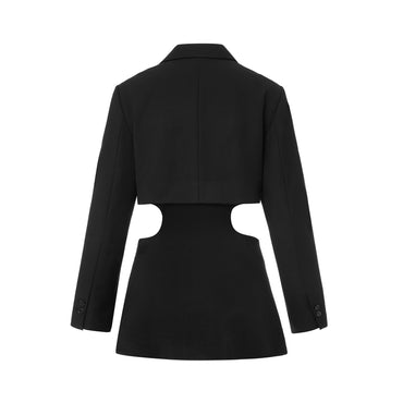 Moco dekonstruksiya qilingan dizayndagi yuqori belli kesilgan metall tugmali keng yelkali blazer ayollar qora