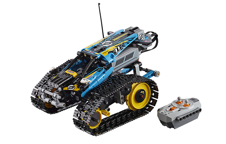 LEGO Technic masofadan boshqariladigan kaskadyor poygachi