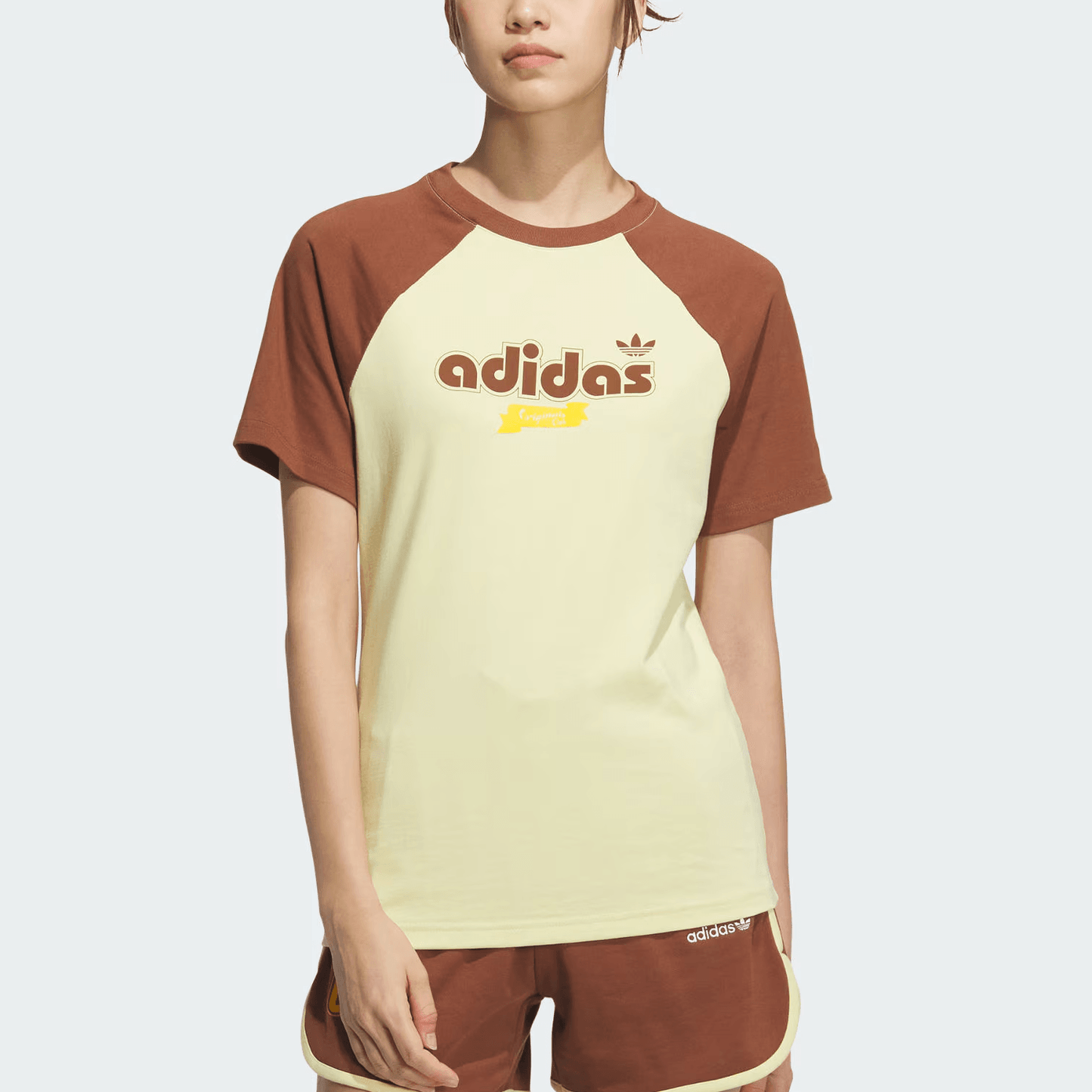Футболка женская Adidas Originals Retro Camp Graphic Relaxed Comfort - Boxette Shop