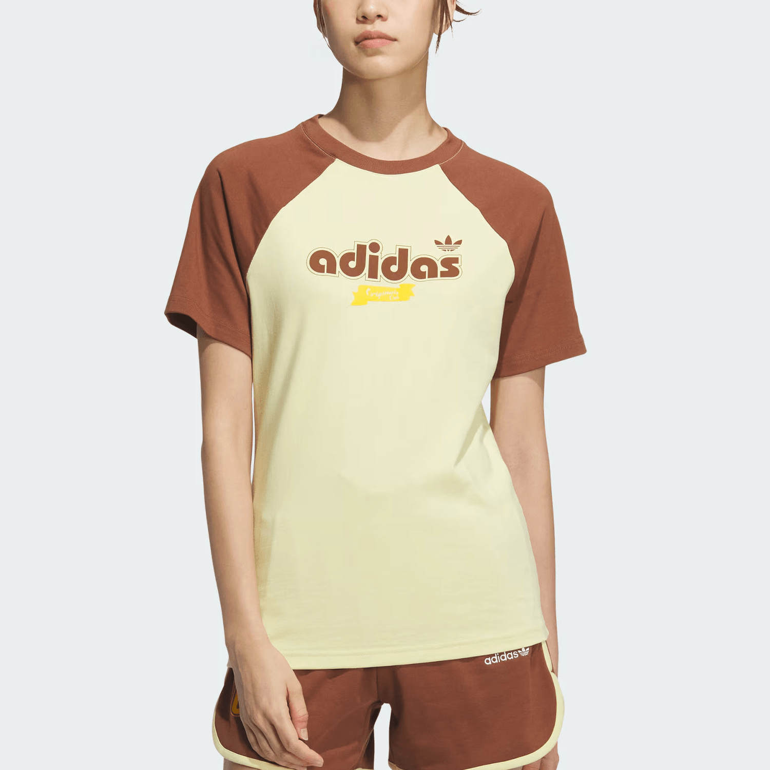 Футболка женская Adidas Originals Retro Camp Graphic Relaxed Comfort - Boxette Shop