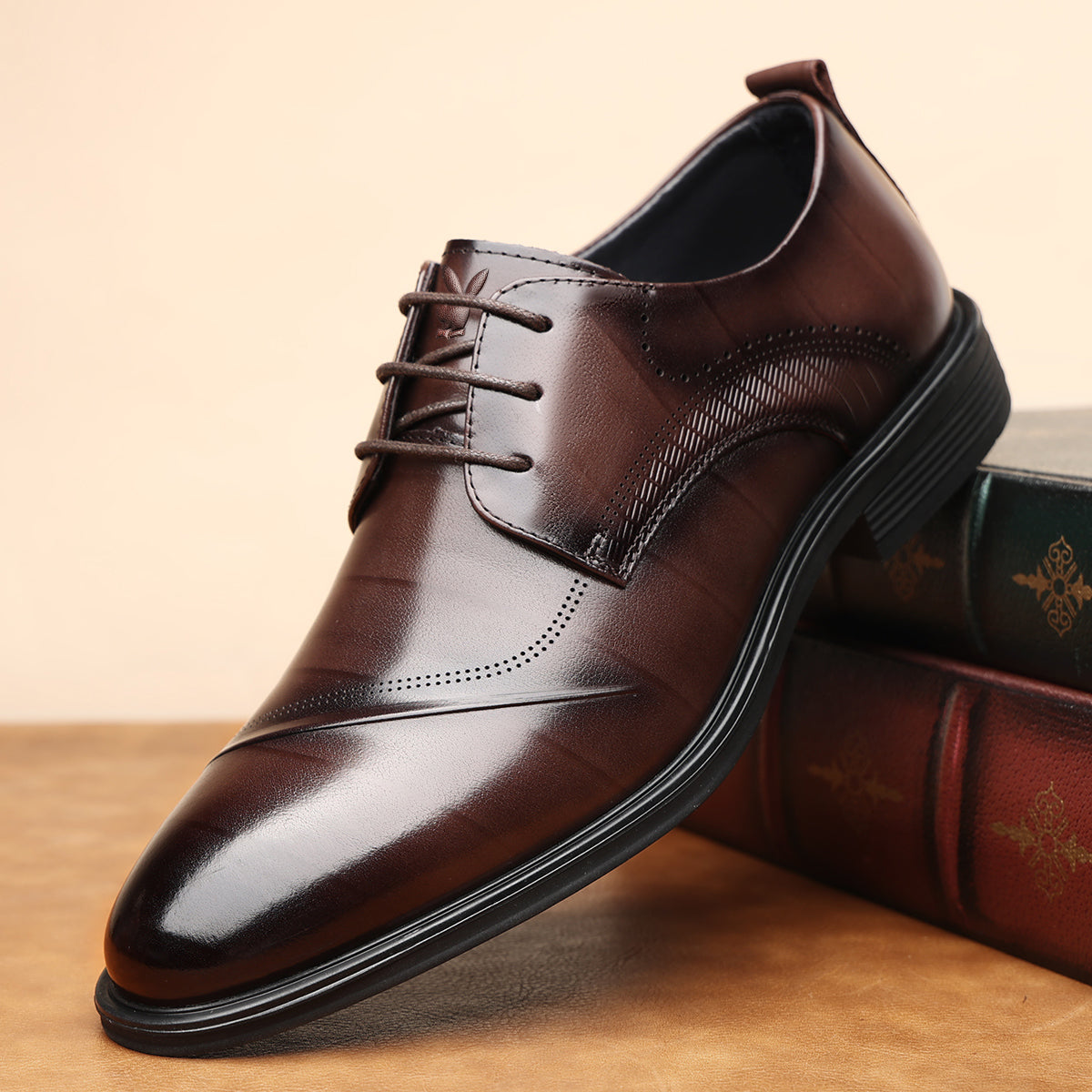 Erkaklar uchun Playboy poyabzallari