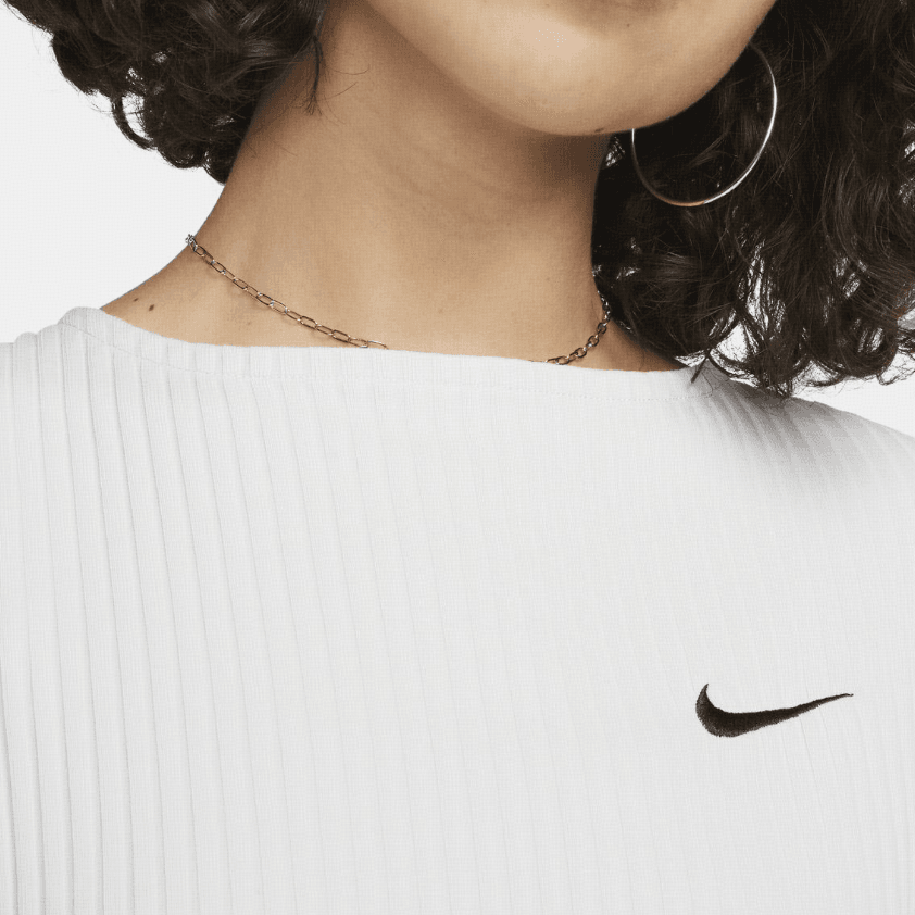 Nike brand logo solid colour crew neck pullover knit women's white