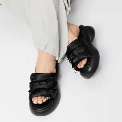 Шлёпанцы женские Charles&Keith ck