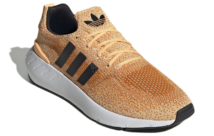 Adidas Originals Swift Run 22 erkaklar krossovkalari