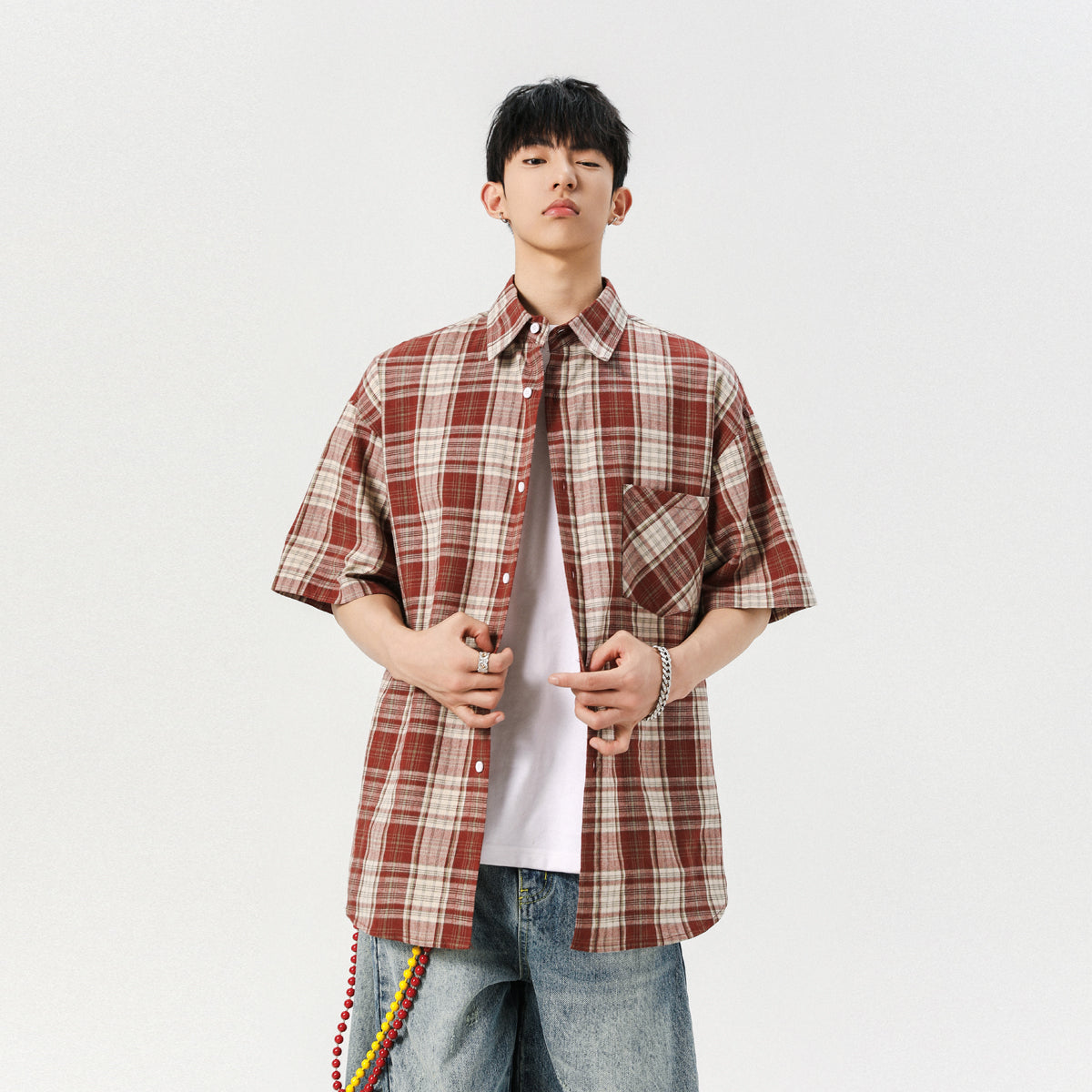 Igoi amerikalik retro yuzlik, bir xil paragrafli, erkin yupqa kesmali, yelkali, kalta yengli erkaklar va ayollar ko'ylagi