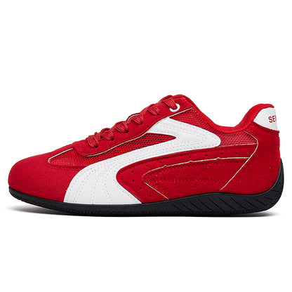 AAA 1955-yildan beri krossovkalar