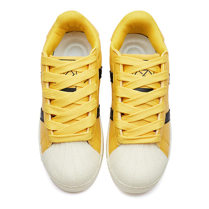 AAA 1955-yildan beri krossovkalar