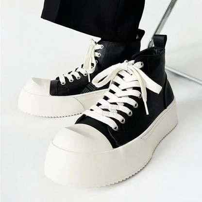 AAA 1955-yildan beri krossovkalar