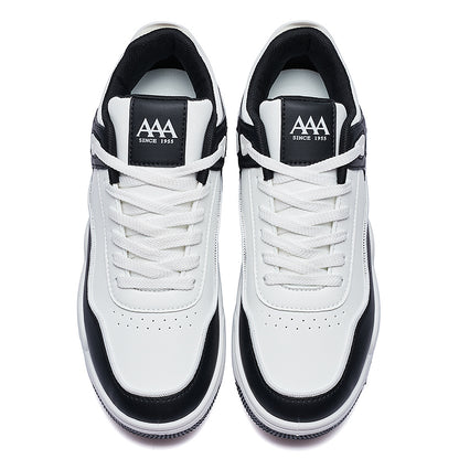 Erkaklar AAA 1955-yildan beri krossovkalar