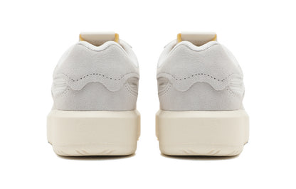 New Balance NB 302 zamshli engil va qulay kul rangdagi kam qavatli Uniseks shortilar