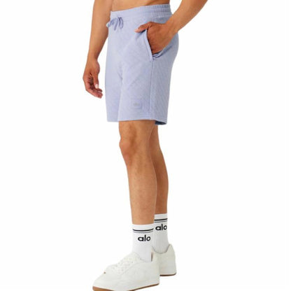 Alo Yoga Erkaklar uchun tekis rangli to'rli nafas oladigan tennis shorti