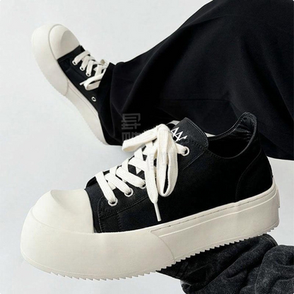 AAA 1955-yildan beri krossovkalar