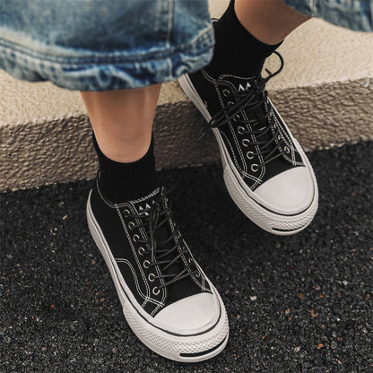 Erkaklar AAA 1955-yildan beri krossovkalar