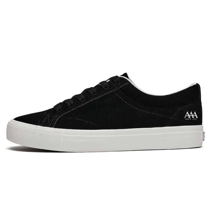 AAA 1955-yildan beri krossovkalar