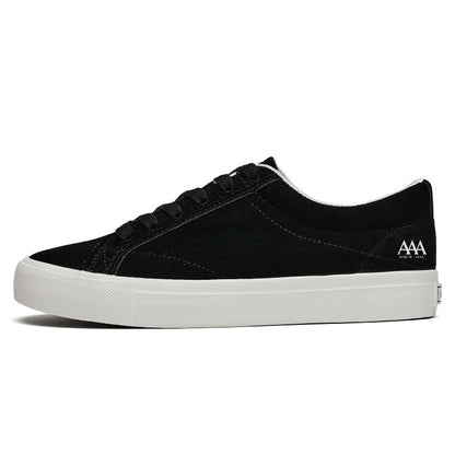 AAA 1955-yildan beri krossovkalar