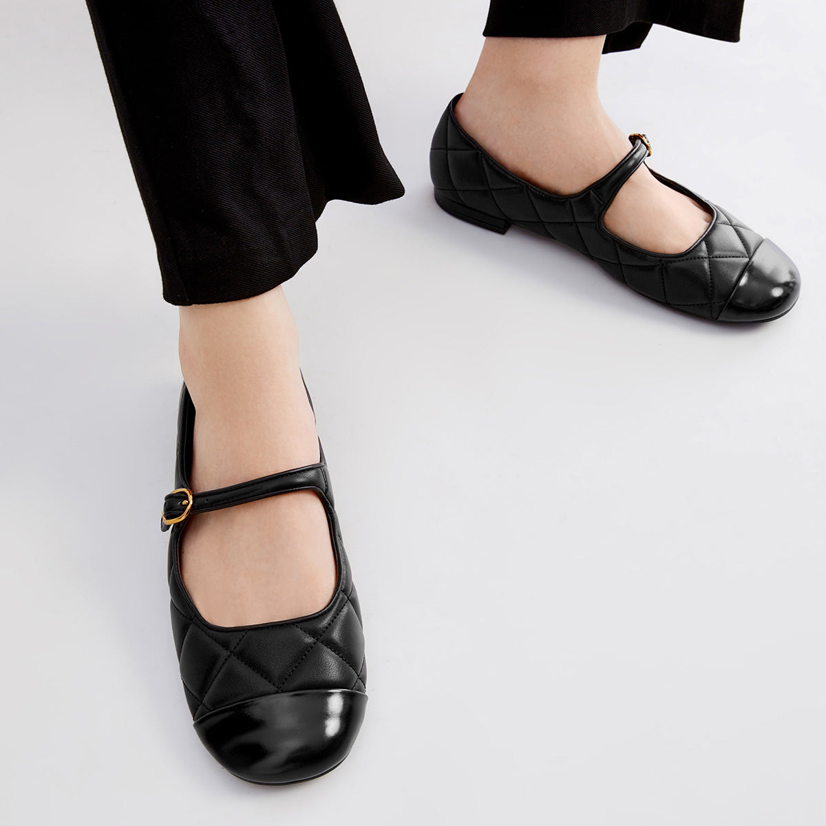 Charlz va Keyt ayollar poyabzali